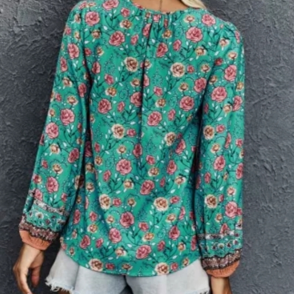 🔥1 s left🌼New boutique vneck lantern sleeve top - Picture 8 of 9
